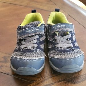 Gently used stride rite boys sz. 7.5W